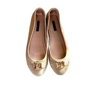 Louis Vuitton flats